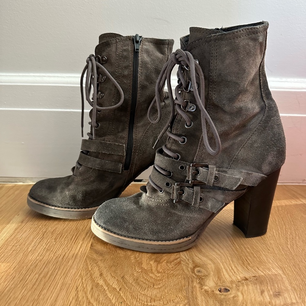Jeannot - Distressed Grey Suede Booties